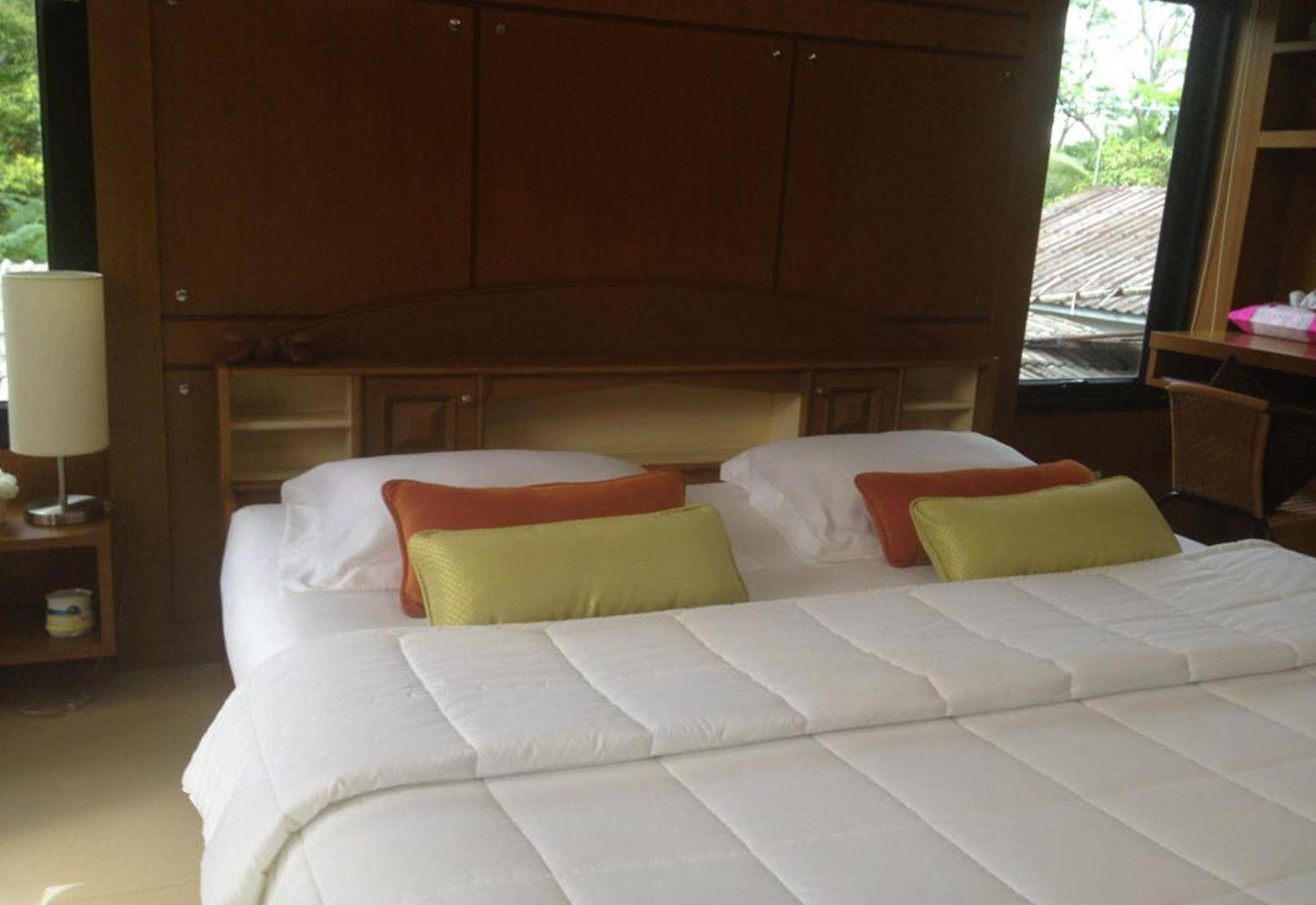 Ruankeaw Homestay Nai Harn Exterior foto