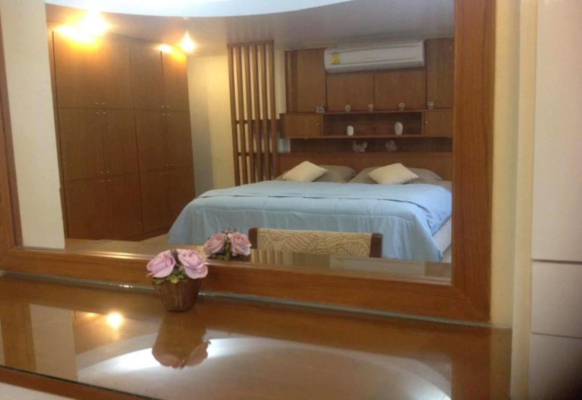 Ruankeaw Homestay Nai Harn Exterior foto